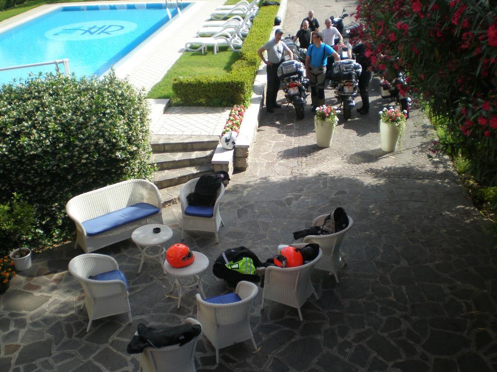 Bike & Wind Hotel Villa Maria Торболе Экстерьер фото