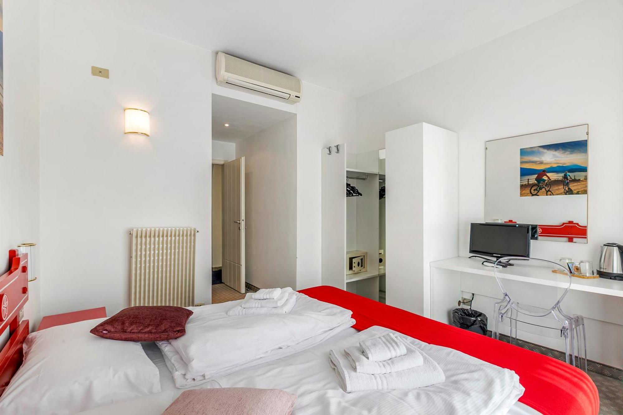 Bike & Wind Hotel Villa Maria Торболе Экстерьер фото