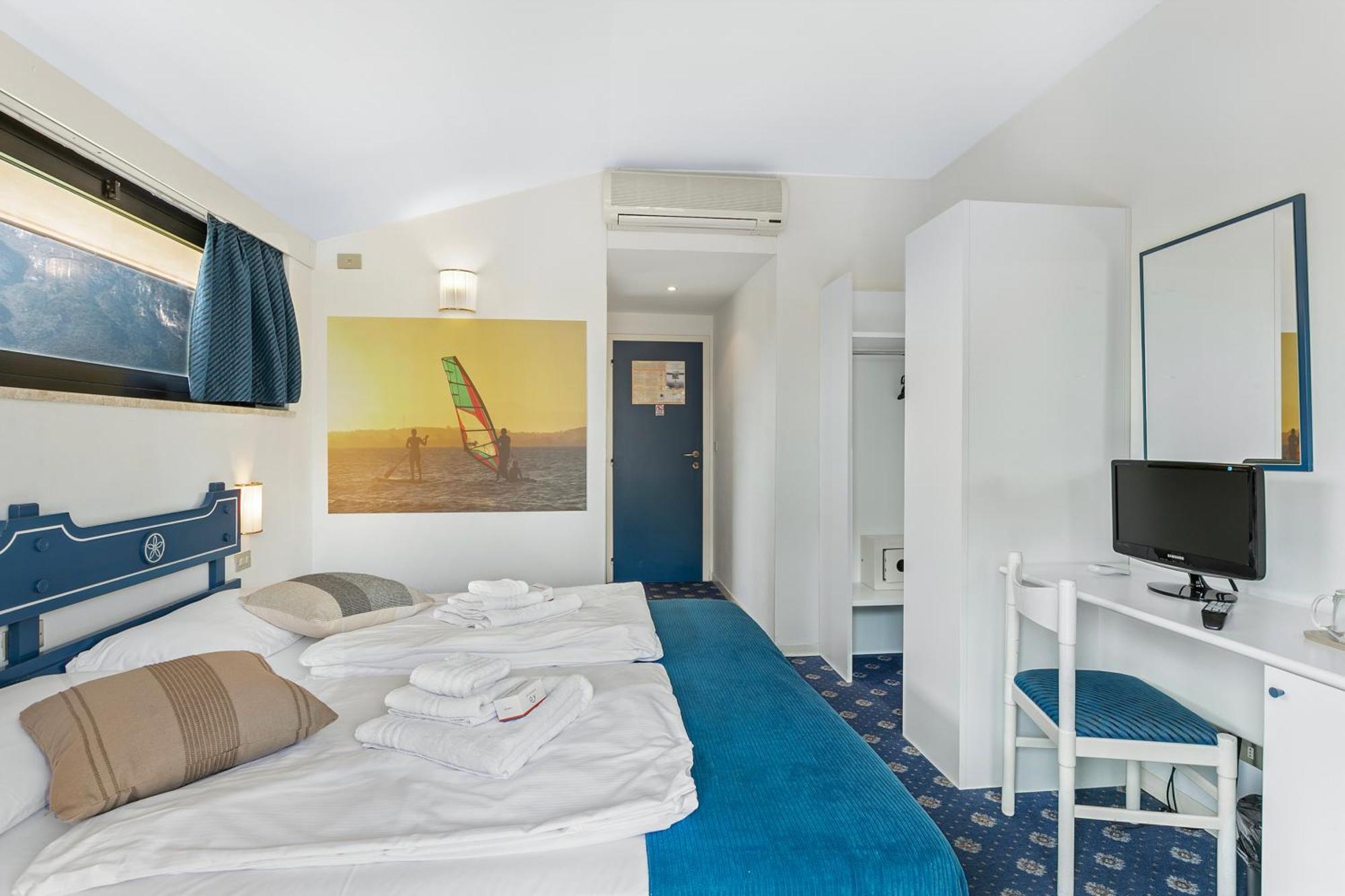 Bike & Wind Hotel Villa Maria Торболе Экстерьер фото