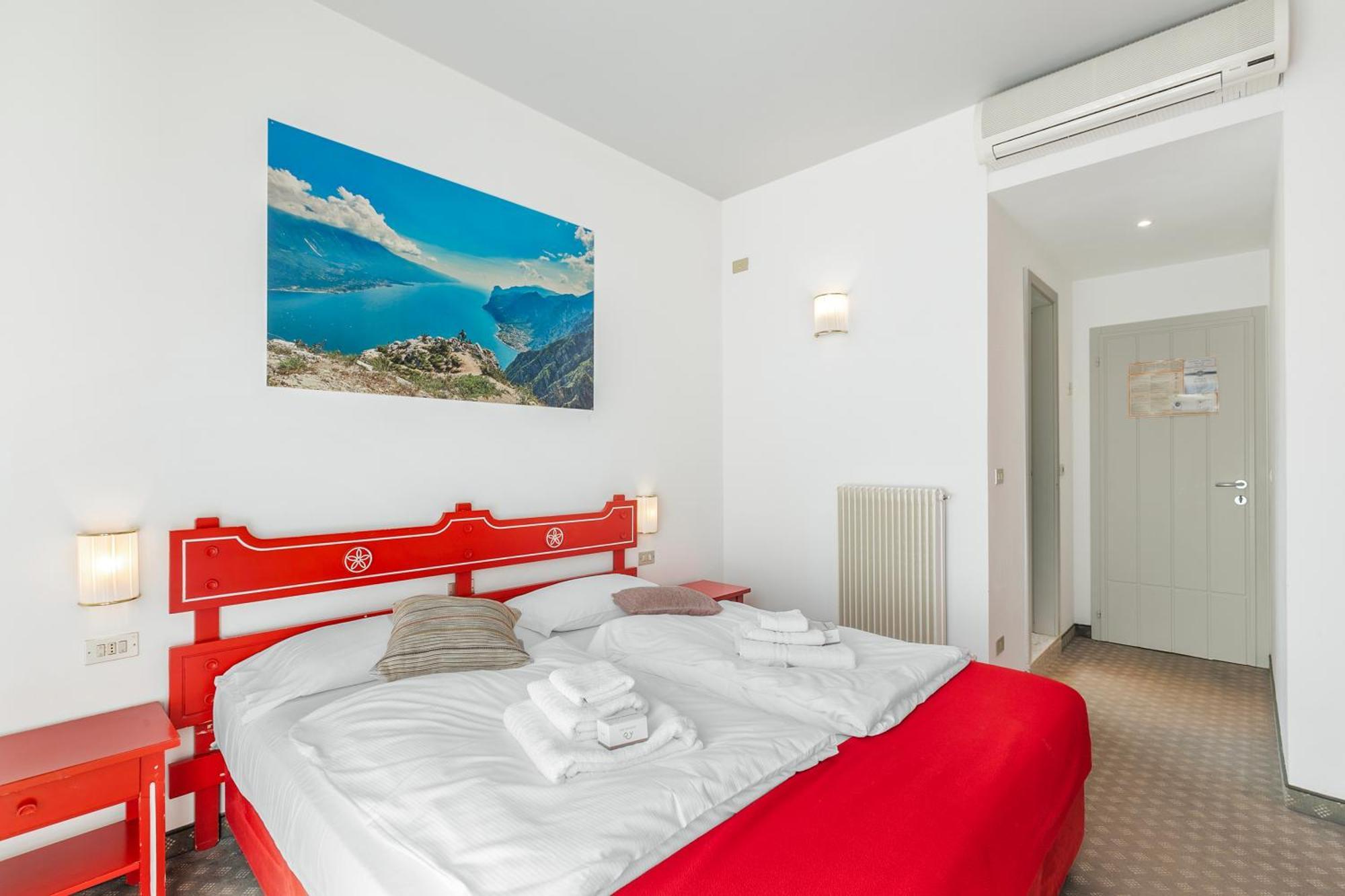 Bike & Wind Hotel Villa Maria Торболе Экстерьер фото