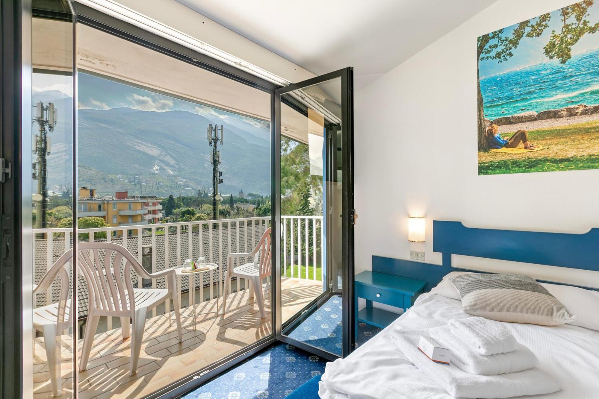 Bike & Wind Hotel Villa Maria Торболе Экстерьер фото