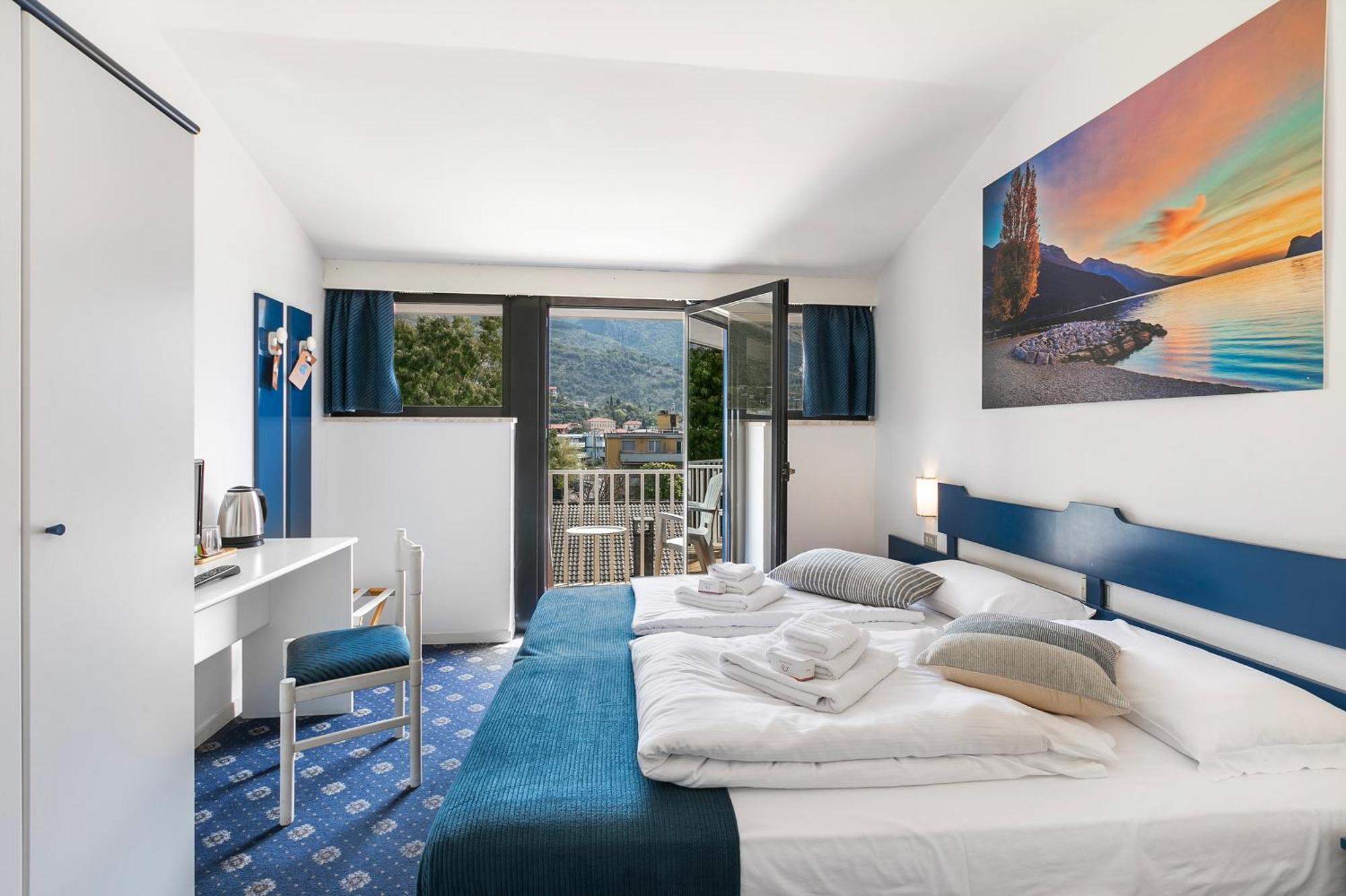 Bike & Wind Hotel Villa Maria Торболе Экстерьер фото